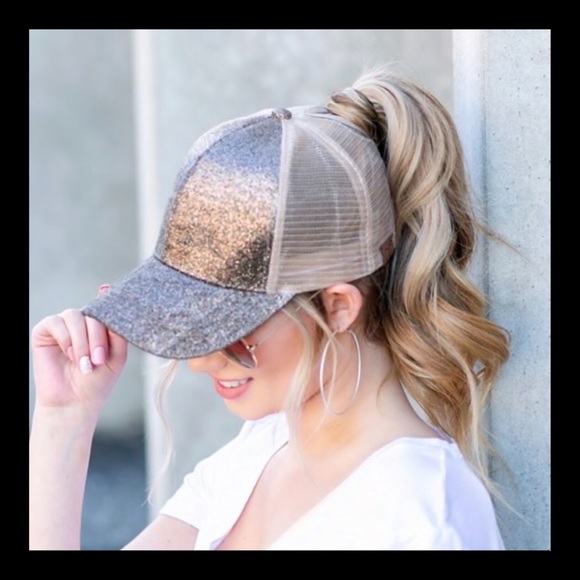 Accessories - ❗️NEW❗️Smoky Gold Glitter Women’s Baseball Hat